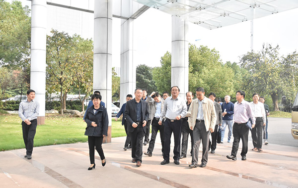 合肥市政协主席韩冰一行 莅临EBET易博制药调研